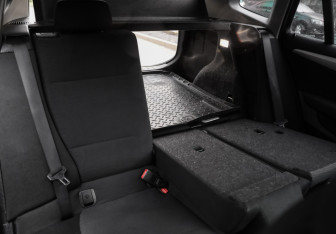 Подержанный автомобиль BMW X1 2013 года (25 фото)