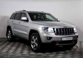 Подержанный автомобиль Jeep Grand Cherokee 2012 года (3 фото)