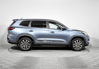 Подержанный автомобиль Chery Tiggo 8 2021 года (4 фото)