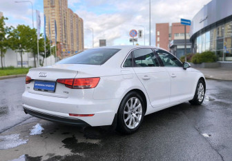 Подержанный автомобиль Audi A4 Sedan 2015 года (4 фото)