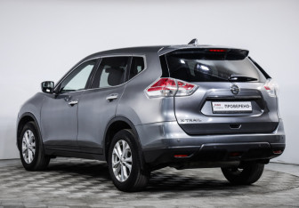 Подержанный автомобиль Nissan X-Trail 2017 года (7 фото)