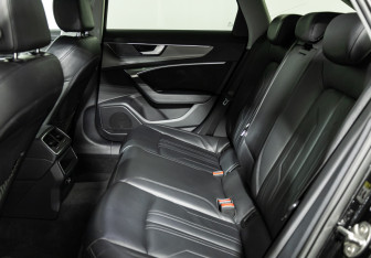 Подержанный автомобиль Audi A6 Wagon 2018 года (10 фото)