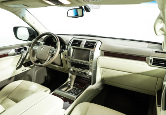 Подержанный автомобиль Lexus GX 2015 года (9 фото)