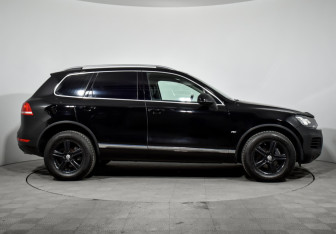 Подержанный автомобиль Volkswagen Touareg 2011 года (4 фото)
