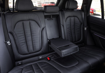 Подержанный автомобиль BMW X5 2020 года (34 фото)