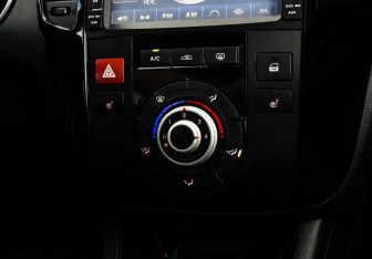 Подержанный автомобиль Kia Venga 2012 года (15 фото)