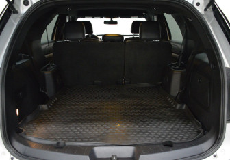 Подержанный автомобиль Ford Explorer 2017 года (16 фото)