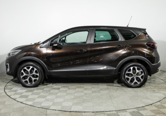 Подержанный автомобиль Renault Kaptur 2017 года (8 фото)