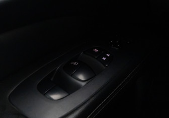 Подержанный автомобиль Nissan Pathfinder 2015 года (19 фото)
