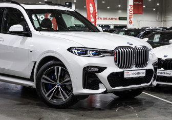Подержанный автомобиль BMW X7 2020 года (7 фото)