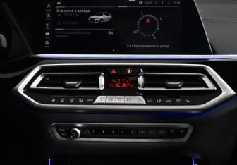 Подержанный автомобиль BMW X5 2020 года (19 фото)