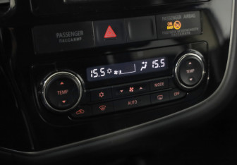 Подержанный автомобиль Mitsubishi Outlander 2014 года (15 фото)