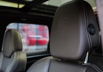 Подержанный автомобиль Porsche Cayenne 2015 года (31 фото)