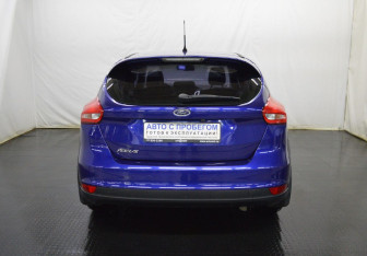 Подержанный автомобиль Ford Focus Hatchback 2016 года (6 фото)