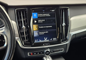 Подержанный автомобиль Volvo S90 2019 года (17 фото)