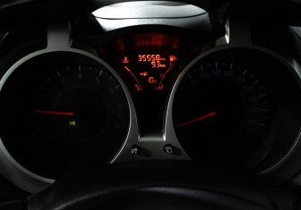 Подержанный автомобиль Nissan Juke 2017 года (12 фото)