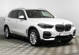 Подержанный автомобиль BMW X5 2019 года (3 фото)