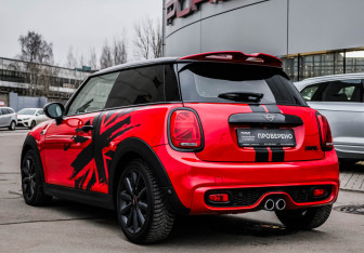 Подержанный автомобиль MINI Hatch 2019 года (9 фото)