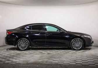 Подержанный автомобиль Acura TLX 2014 года (4 фото)