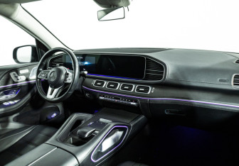 Подержанный автомобиль Mercedes-Benz GLE 2020 года (9 фото)