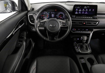 Подержанный автомобиль Kia Seltos 2021 года (12 фото)