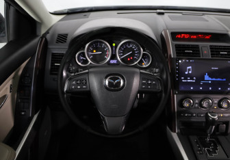 Подержанный автомобиль Mazda CX-9 2012 года (10 фото)