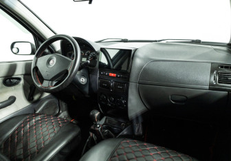 Подержанный автомобиль Fiat Albea 2011 года (9 фото)