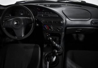Подержанный автомобиль Chevrolet Niva 2011 года (11 фото)