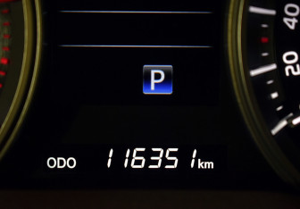 Подержанный автомобиль Toyota Land Cruiser Suv 2015 года (24 фото)