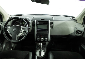 Подержанный автомобиль Nissan X-Trail 2008 года (13 фото)