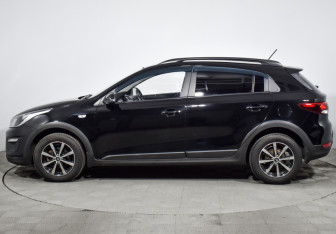 Подержанный автомобиль Kia Rio Hatchback 2018 года (8 фото)