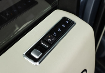 Подержанный автомобиль Land Rover Range Rover 2018 года (18 фото)