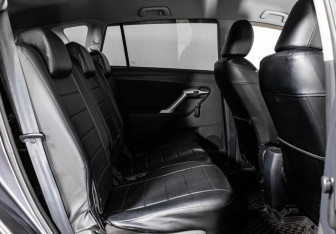 Подержанный автомобиль Toyota Verso 2011 года (17 фото)