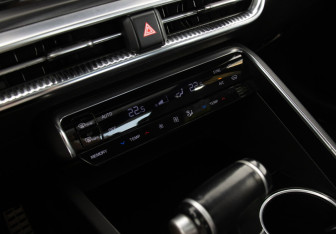 Подержанный автомобиль Kia K5 2021 года (14 фото)