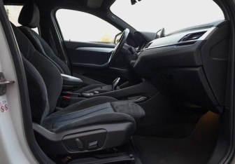 Подержанный автомобиль BMW X2 2019 года (24 фото)