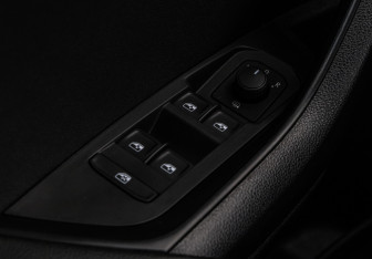 Подержанный автомобиль Skoda Karoq 2021 года (17 фото)