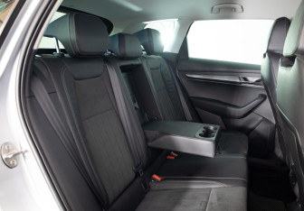 Подержанный автомобиль Skoda Karoq 2020 года (21 фото)