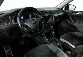 Подержанный автомобиль Volkswagen Tiguan 2020 года (11 фото)