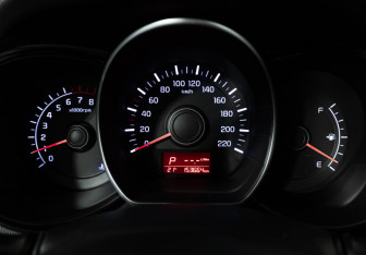 Подержанный автомобиль Kia Rio Sedan 2015 года (12 фото)