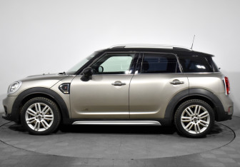 Подержанный автомобиль MINI Countryman 2019 года (8 фото)