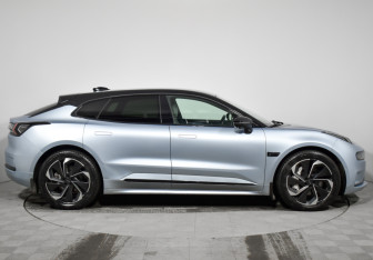 Подержанный автомобиль Zeekr 001 2022 года (4 фото)