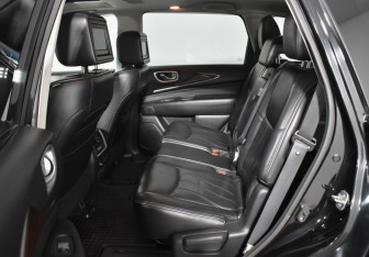 Подержанный автомобиль Infiniti JX 2013 года (11 фото)