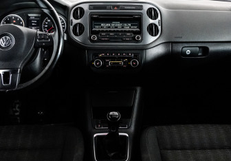 Подержанный автомобиль Volkswagen Tiguan 2012 года (12 фото)