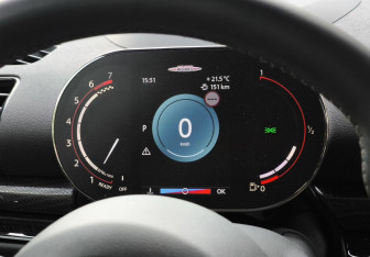 Подержанный автомобиль MINI Clubman Wagon 2022 года (20 фото)