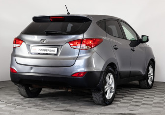 Подержанный автомобиль Hyundai ix35 2012 года (5 фото)