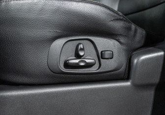 Подержанный автомобиль Mitsubishi Pajero 2015 года (15 фото)