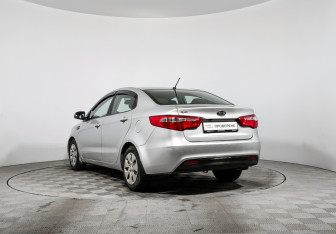 Подержанный автомобиль Kia Rio Sedan 2012 года (7 фото)