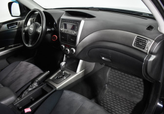 Подержанный автомобиль Subaru Forester Suv 2008 года (12 фото)