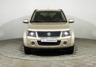 Подержанный автомобиль Suzuki Grand Vitara 2010 года (2 фото)