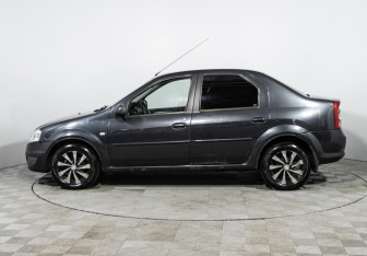 Подержанный автомобиль Renault Logan Sedan 2010 года (8 фото)